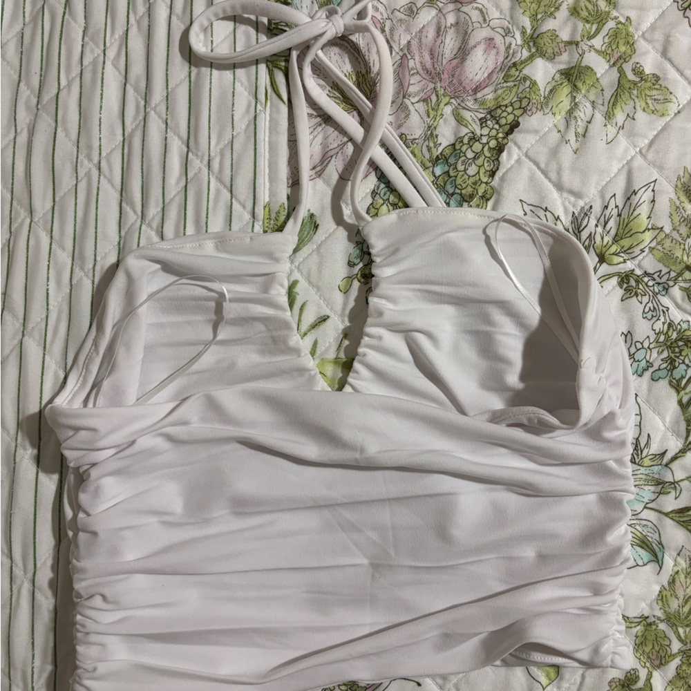 Abercrombie and Fitch Halter Top - Picture 2 of 3